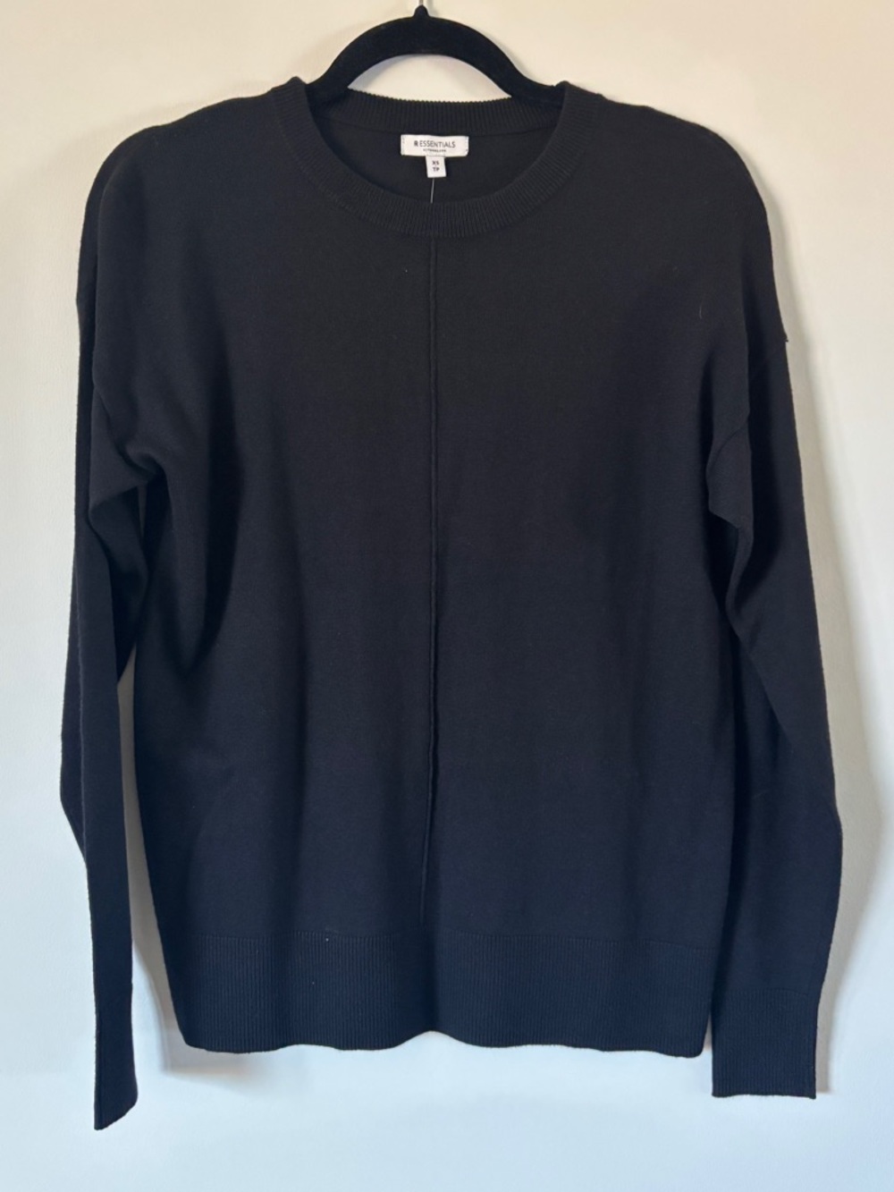 NEW WITH TAGS Reitmans Essentials Black Crewneck Sweater